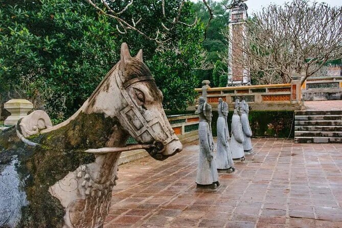 5 days Center Vietnam Package Tour with Danang Hue and Hoian - Key points to know before booking
