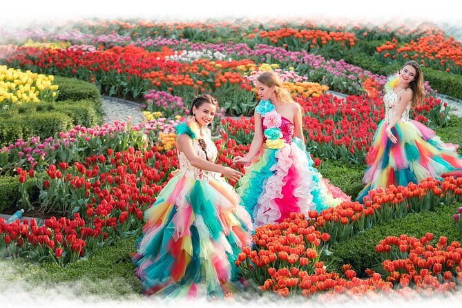 Ba Na Hills & Golden Bridge with Fantasy Park Tour-Optional Lunch - Walking across the Golden Bridge