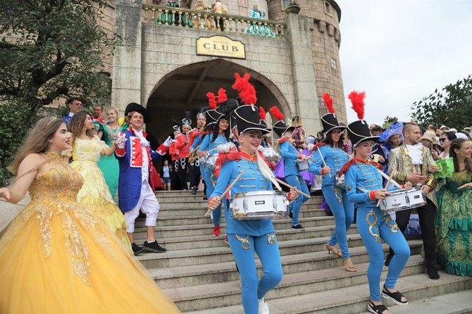 Ba Na Hills with Golden Bridge and Cable Car Daily Tour - The second cable car and the summit at SunWorld