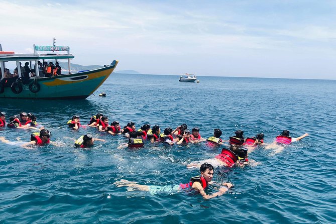 Cham Island Day Tour & Snorkeling from Da Nang with Group tour - Speedboat views around the eight islands