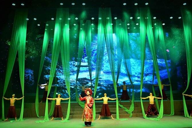 Charming Da Nang Show : Culture-Art-History-LifeStyle of Vietnam - The opening ChamPa dance sets the tone