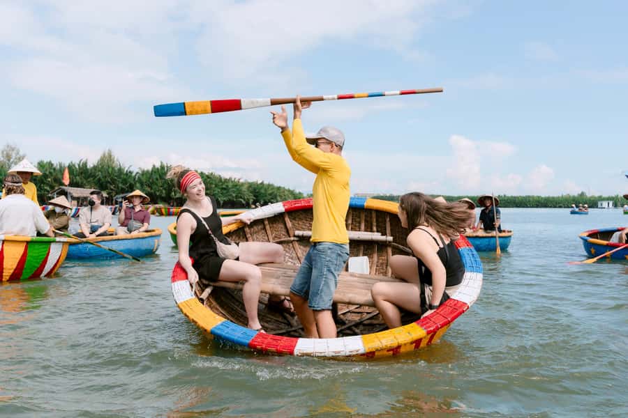 COOKING CLASS -BASKET BOAT - Starting at the golden dragon bridge