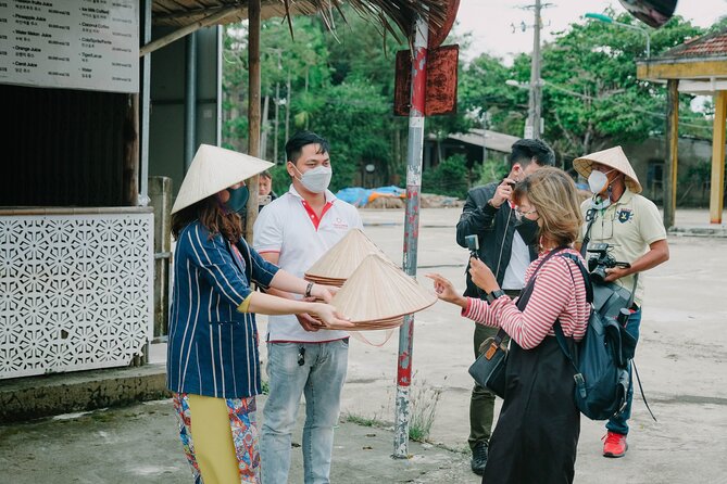 Da Nang airport transfer: Danang Airport to Hoi An Hotels - The vehicle and the one-hour road transfer