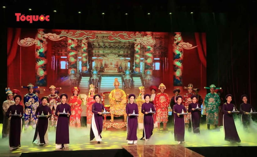 Da Nang: Ao Dai Show - The Ao Dai is the star of the show