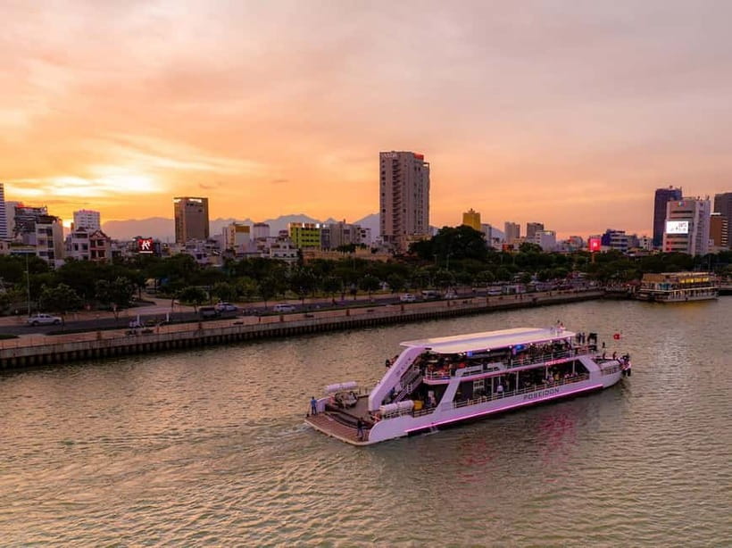 Da Nang: Experience a Magical Sunset Dinner Cruise in DN Bay - Dinner with salmon or lobster