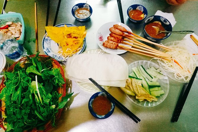 Da Nang Food Tour By Motorbike - Local guides who add the human side