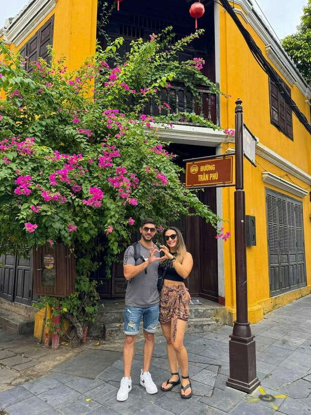Da Nang: Full-day My Son Sanctuary And Hoi An Heritage Tour - Hoi An Market and the Lotus Pagoda