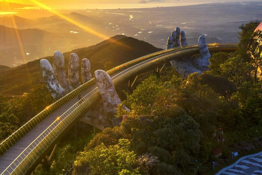 Da Nang: Golden Bridge, Marble Mountains & Monkey Mountain - What the private car adds to the day