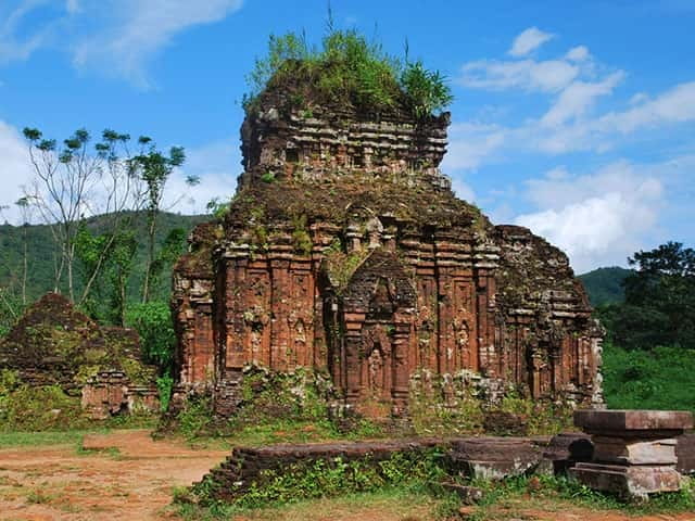 Da Nang: Half-day Journey To My Son Sanctuary - Walking through two hours of Champa history
