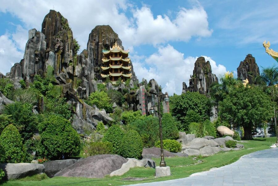 Da Nang : Lady Buddha - Marble Mountains - Am Phu Cave Tour - Shared van, private tour, and the value of $24