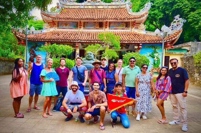 Da Nang: Marble Mountain, Monkey Mountain & Am Phu Cave Tour - A local meal back in Da Nang