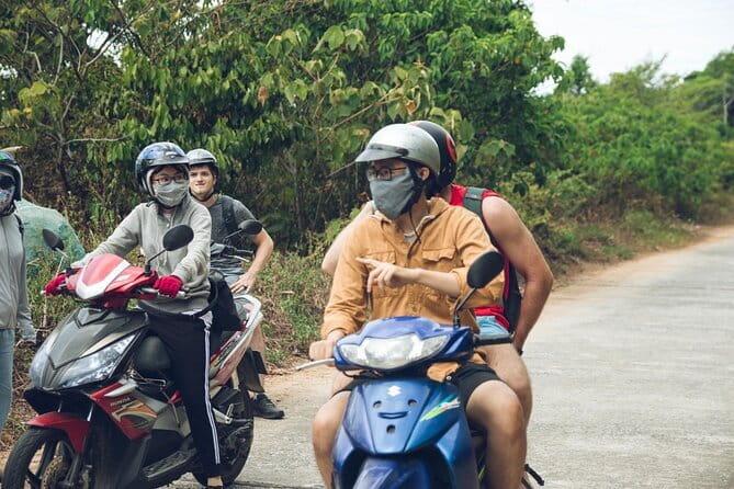 Da Nang Motorbike Tour with Local Guide-Food, Culture-Hidden Gems - Mi Quang, Da Nang’s bowl with a little broth