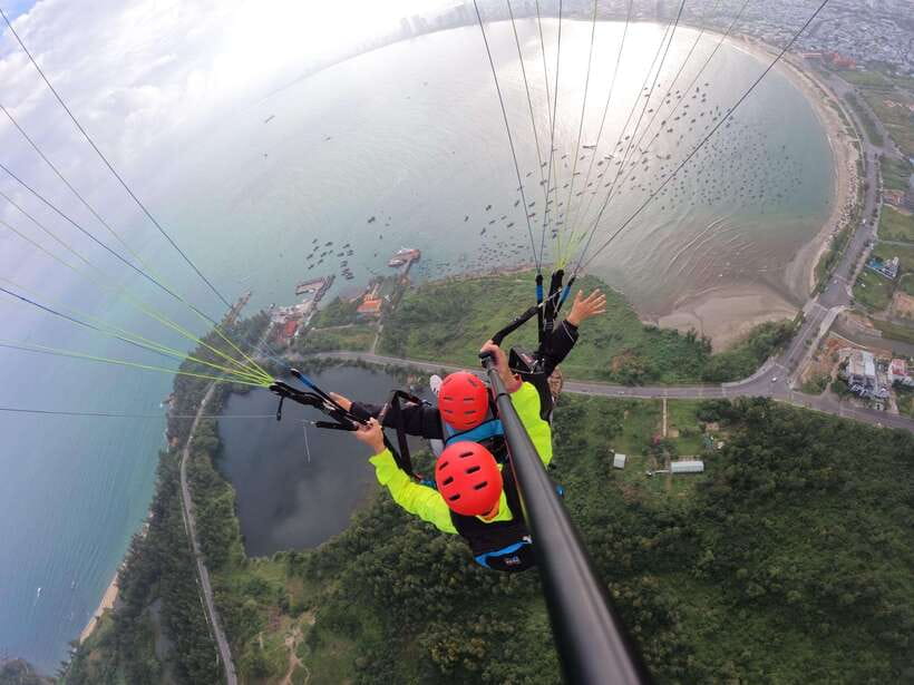 Da Nang Private paragliding experience on Monkey Mountain - A short flight with a very large view