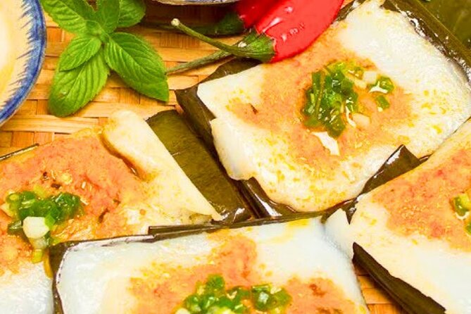 Da Nang Scooter Food Tour & Hidden Gems w/ Locals - Banana-leaf dumplings: Bánh Bột Lọc and Bánh Nậm