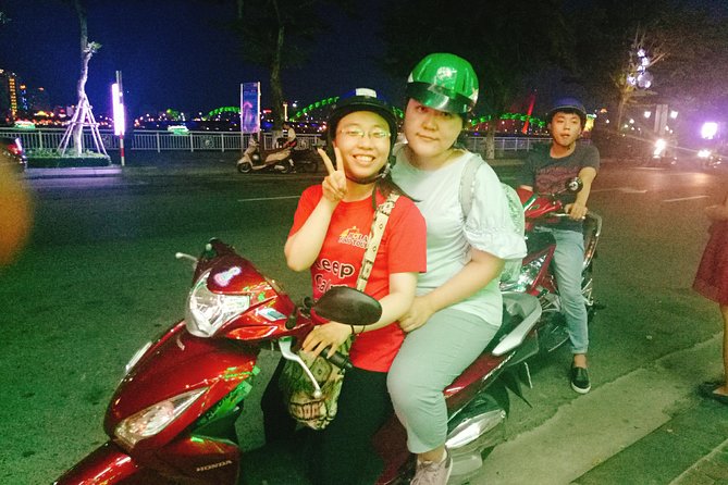 Da Nang: Seafood dinner, night market, sightseeing by night - The Han River cruise changes the view