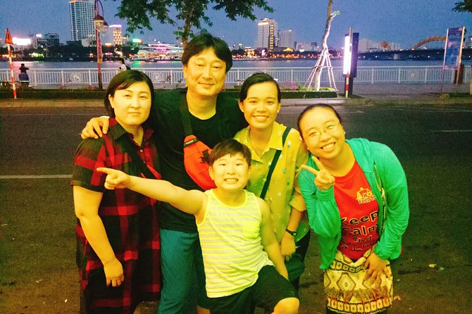 Da Nang: Seafood dinner, night market, sightseeing by night - The night market adds local street life
