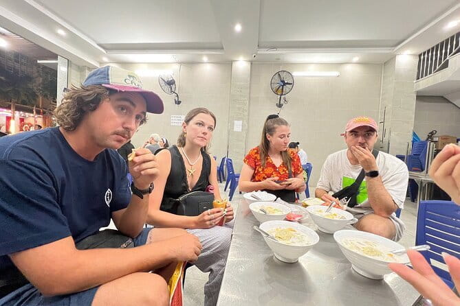 Da Nang Sightseeing Cruise On Han River With Street Food Tasting - Start with six to ten tastes from Da Nang