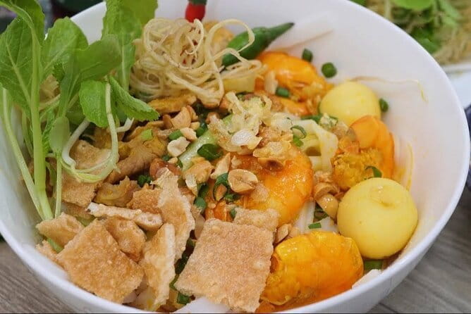 Da Nang Street Foodie Walking Tour - Four Da Nang dishes, one drink, and plenty of context