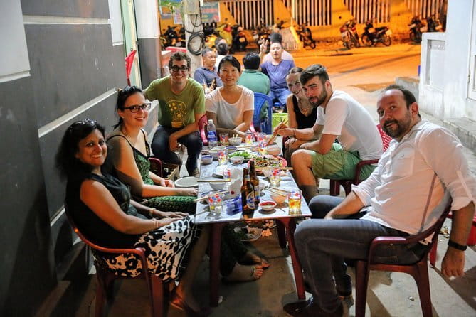 Danang Food Tour With Local Students - Kem bơ near Dragon Bridge