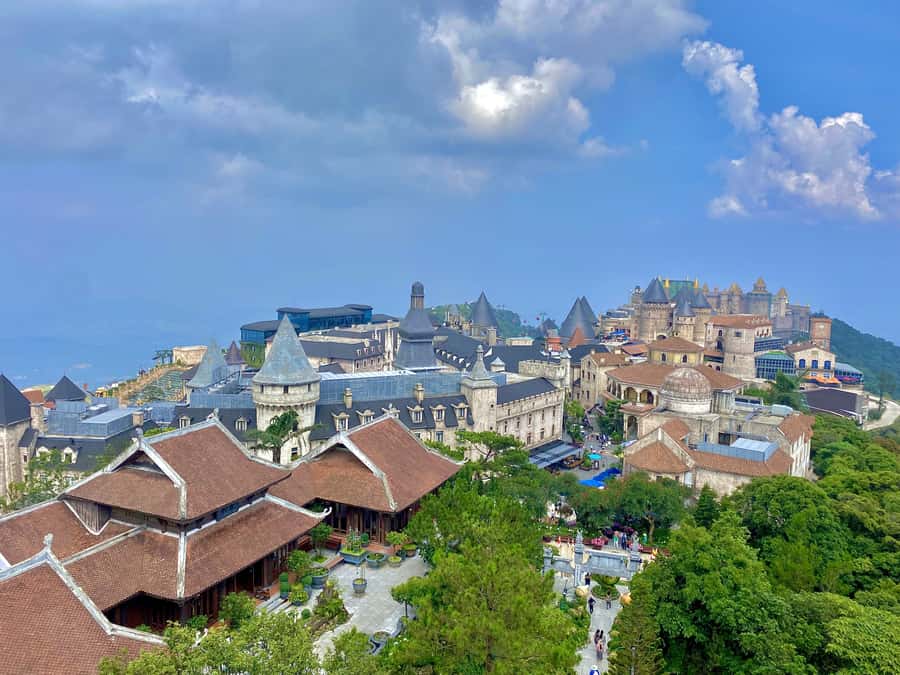 Danang: Golden Bridge by Private Car or Bus w hotel pickup - Who should book this Ba Na Hills transfer?