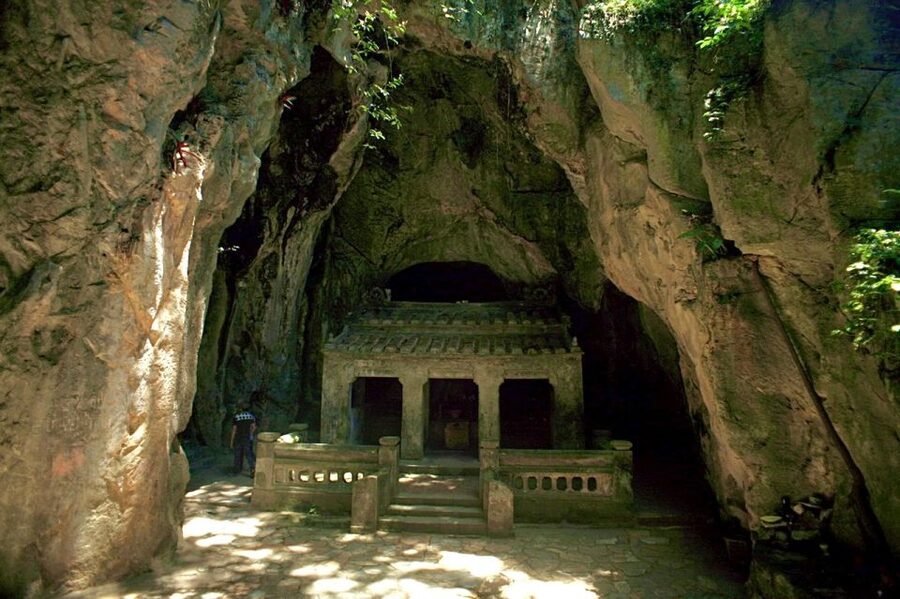 Danang: Hoi An, Marble Mountains or Bay Mau Coconut Forest - Marble Mountains: caves, temples and 108 steps