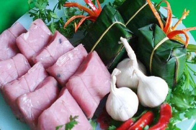 DaNang Night Foodie Tour-Sighseeing with Aodai Lady Rider Private - The first sweets arrive in banana leaves