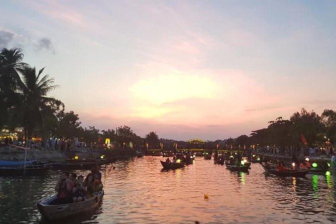 Discover Hoi An Walking Tour, Sampan Boat Ride, Night Market &Colourful Lanterns - Should you book this Hoi An evening tour?