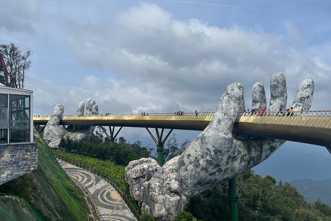 Early tour/ transfer from Hoi An/Da Nang to Golden bridge - Guide, group size, and the package wording