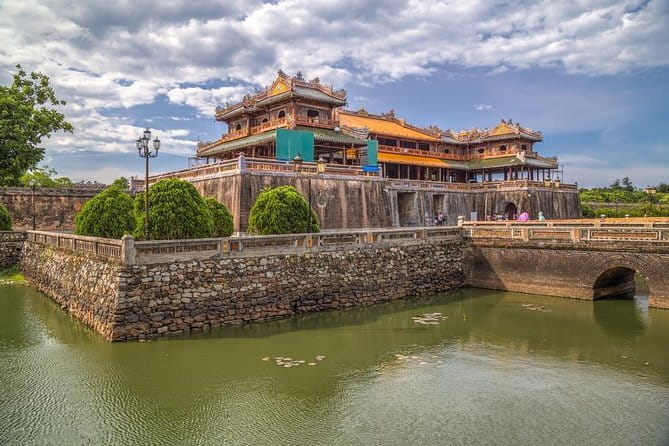 Explore Hoi An Ancient Town and Coconut Village with Dinner - Dinner in Hoi An, with drinks extra