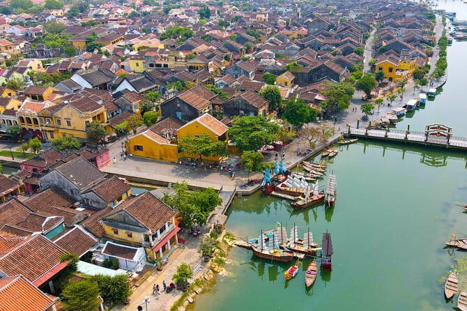 [Free E-sim] Old School Vietnam Cafe Trip in Da Nang - Love Bridge and the Han River views