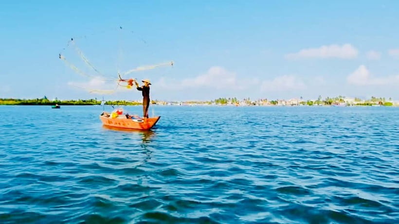 From Da Nang: Hoi An Old Town Tour, Night Market & Boat Ride - Crossing the Japanese Bridge