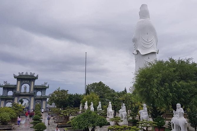 Guided Fullday Tour :Golden Bridge,Dragon Bridge,Marble Mountain,Monkey Mountain - What the private format adds