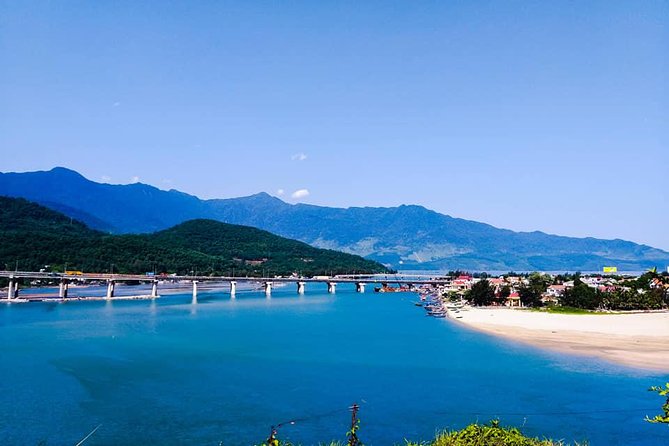 HAI VAN PASS( Sea &Cloud Mountain),MONKEY MOUNTAIN &MARBLE MOUNTAIN Private Tour - A 15-minute pause at Dragon Bridge
