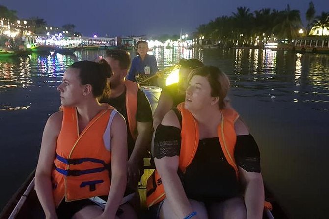 Hoi An Ancient City -Sampan Boat Ride- Night Market- Lanterns - What to expect on the sampan boat ride