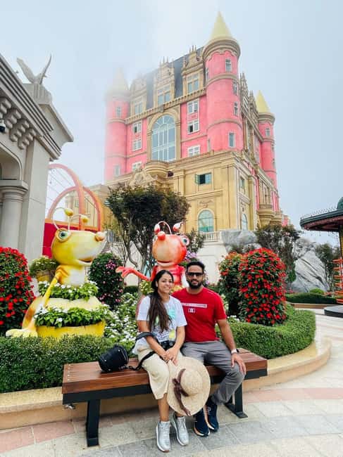 Hoi An/Da Nang: Golden Bridge - BaNa Hills Small Group Tour - French Village shows, statues, and the roller coaster