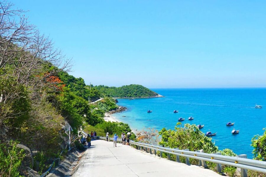 Hoi An/ Da Nang: Snorkeling Cham Island By Speedboat - Seafood lunch at a Cham Jungle Restaurant