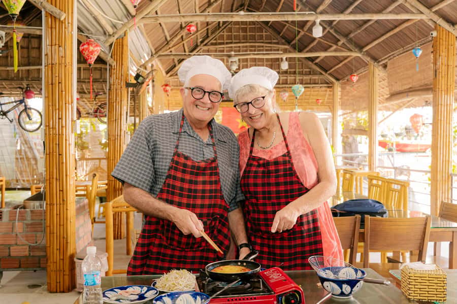 Hoi An: Lantern Making, Basket Boat, and Cooking Class - Morning or afternoon?