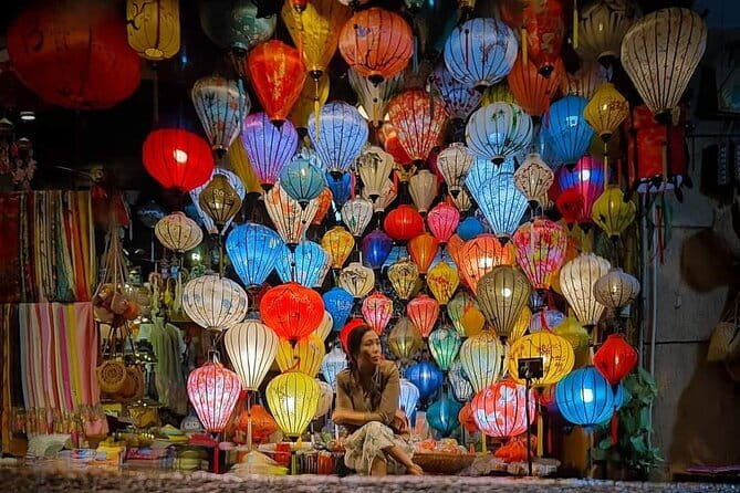 Hoi An Walking Tour, Sampan Boat Trip , Foodie Tour by Night - The Thu Bon River lantern ride