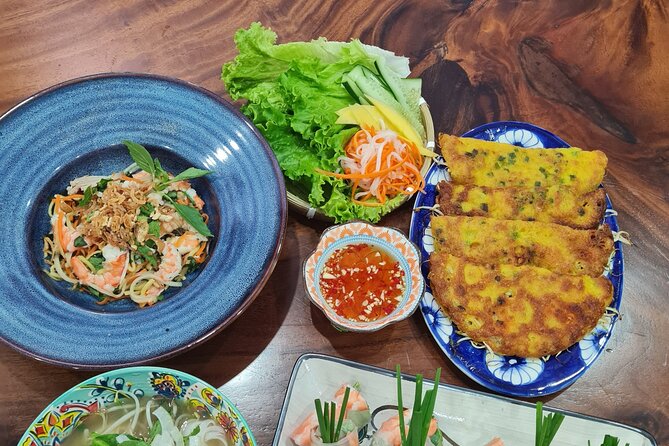 Home Cooking Class: Market, Garden and cooking 4 dishes - The meal is part of the lesson