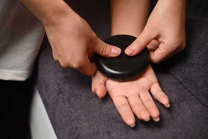 Hot Stone Massage For Full Body Blood Circulation At Da Nang - What happens at Oani Spa on Phan Liêm Street