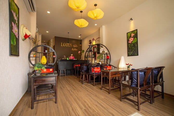 Hot Stone Massage For Full Body Blood Circulation At Da Nang - The setting, staff, and level of privacy