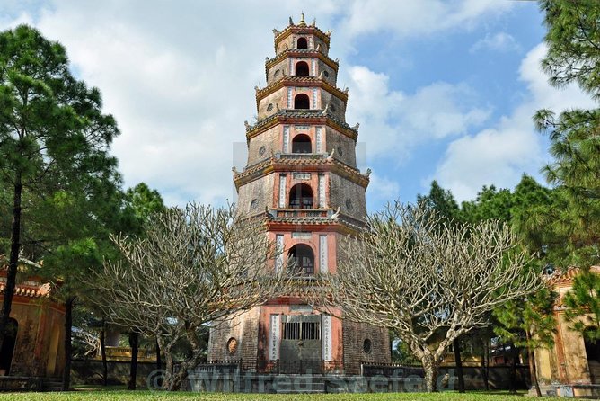Hue Imperial City Daily Ingroup Tour via Hai Van Pass - A local lunch with Hue specialties