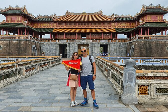 Hue Imperial City Private Tour with Local Experts - Entering Hue through the Noon Gate
