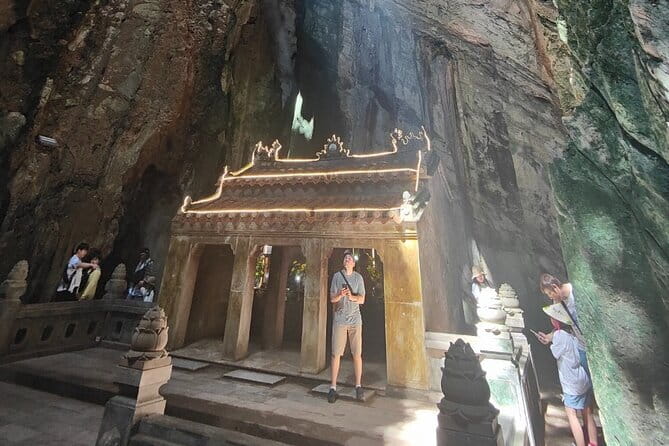 Marble Mountains, Hoi An City Lantern Boat Ride Tour from Da Nang - Hoi An Night Market for one hour
