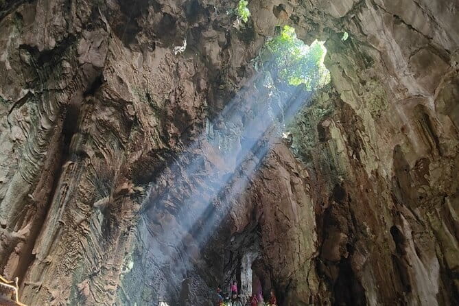 Marble Mountains, Hoi An City Lantern Boat Ride Tour from Da Nang - The drive to Hoi An and the change in mood