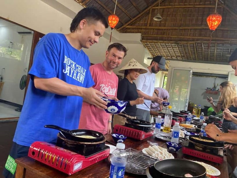 Market Tour, Basket Boat Ride & Cooking Class by Hangcoconut - A market visit that gives the dishes some context