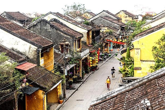 My Son sanctuary and Hoi An ancient town private tour (8a.m-4p.m) - Entering My Son’s Cham temple complex