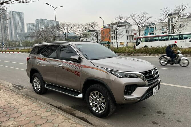 Private Car from Da Nang to Hue - Meeting your driver at Da Nang Airport