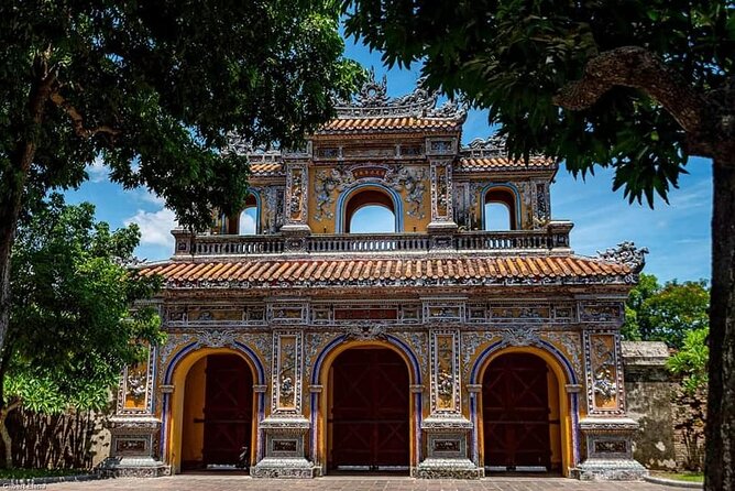 Private Full-Day Tour of Hue from Da Nang or Hoi An City - Crossing the Perfume River to Thien Mu Pagoda