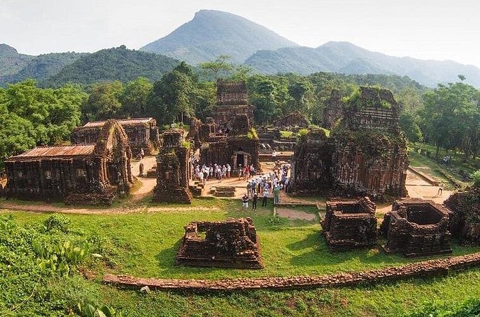 Private/ Group Tour: My Son Sanctuary - Private touring and the guide style